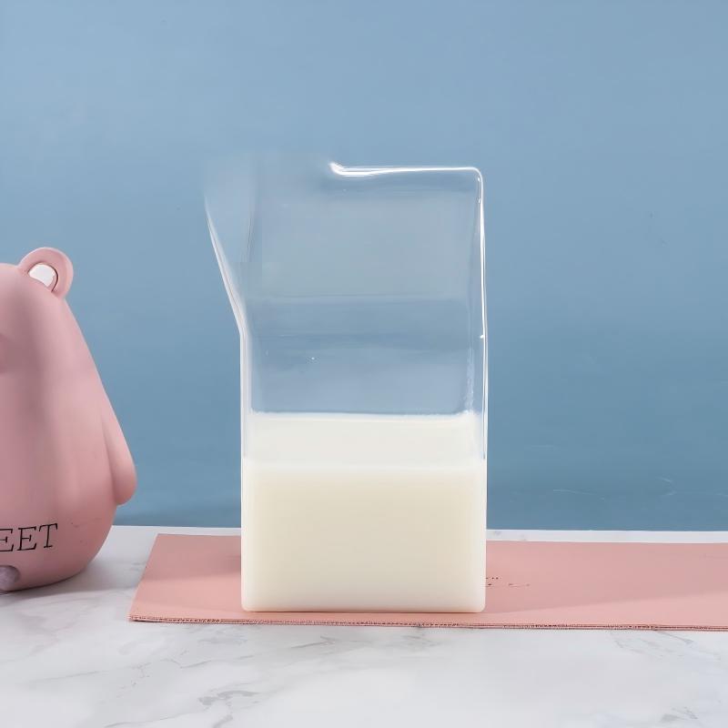 ကတ်တွန်ပုံသဏ္ဍာန် ဖန်နို့အိုး